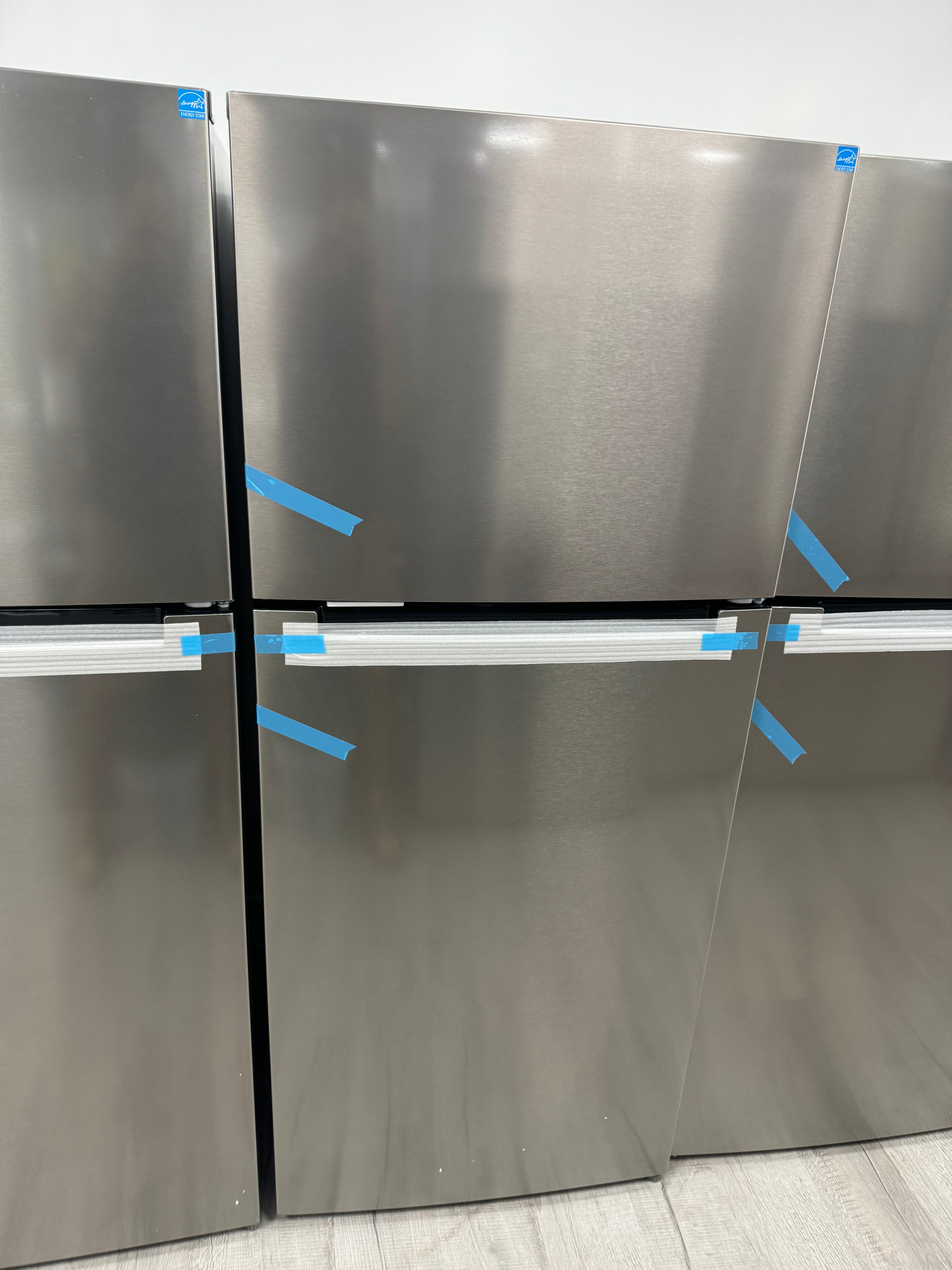 ELEMENT 17.6 CU. FT. TOP FREEZER REFRIGERATOR - STAINLESS LOOK