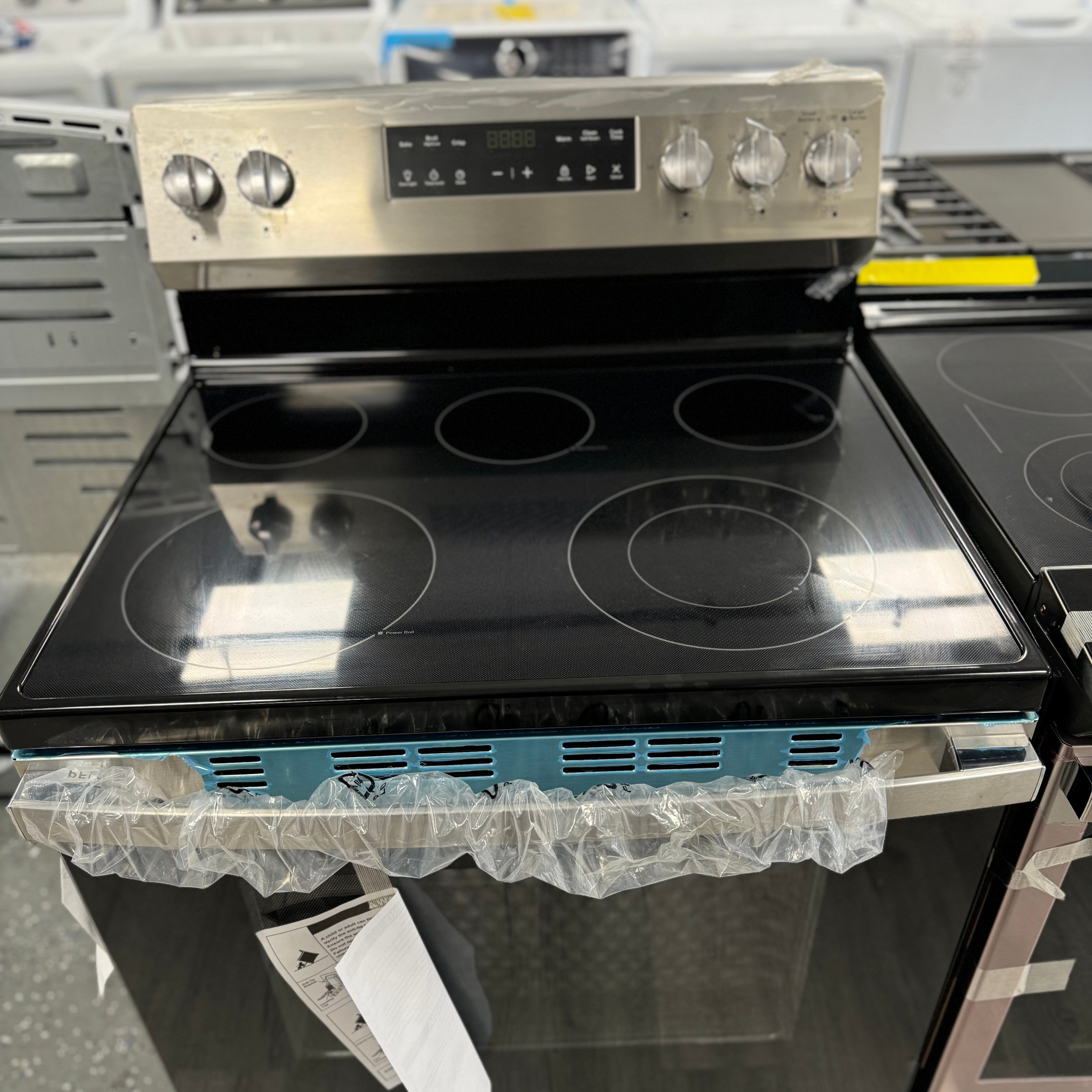 GE® 30" Free-Standing Electric Range with Crisp Mode