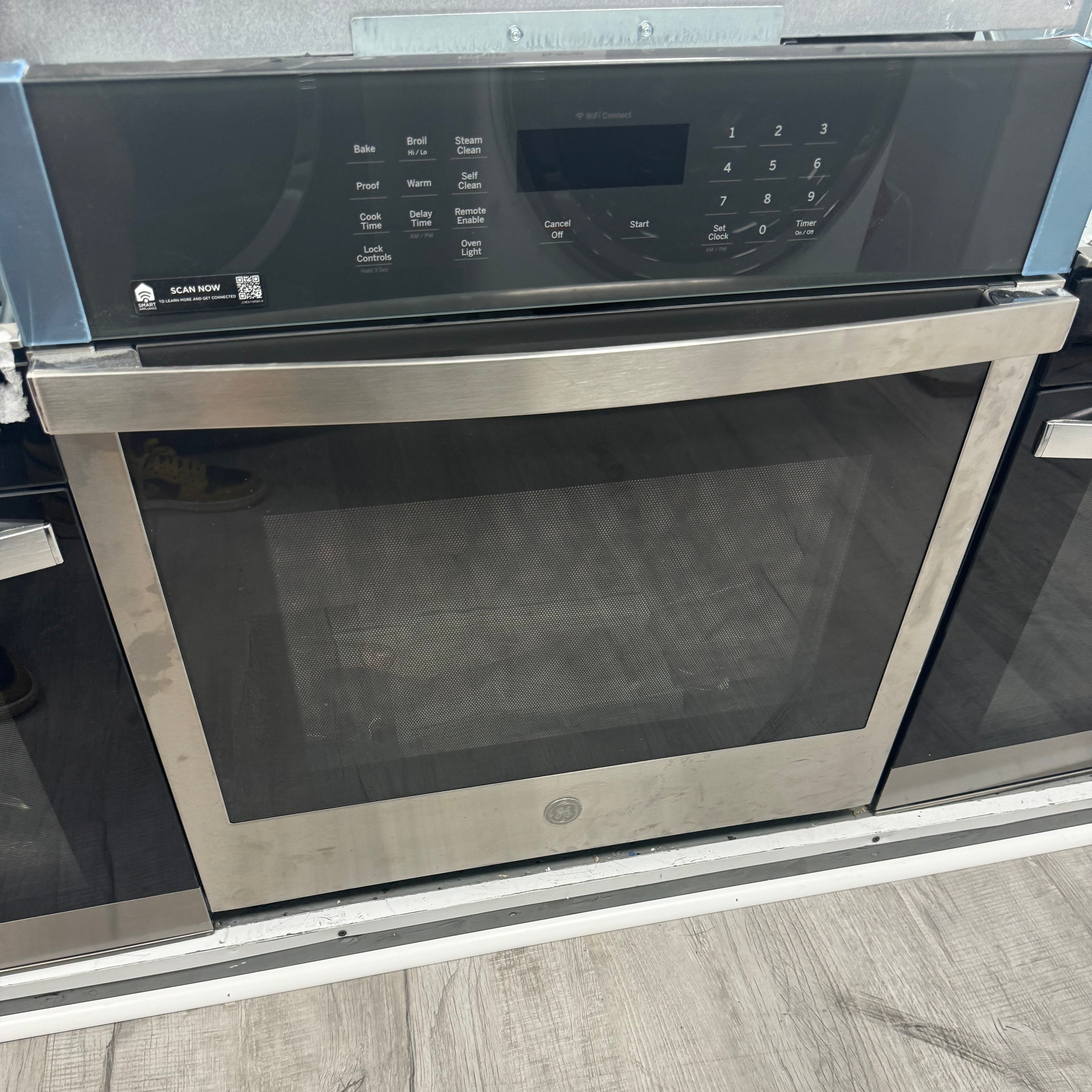 GE® 27" Smart Built-In Single Wall Oven