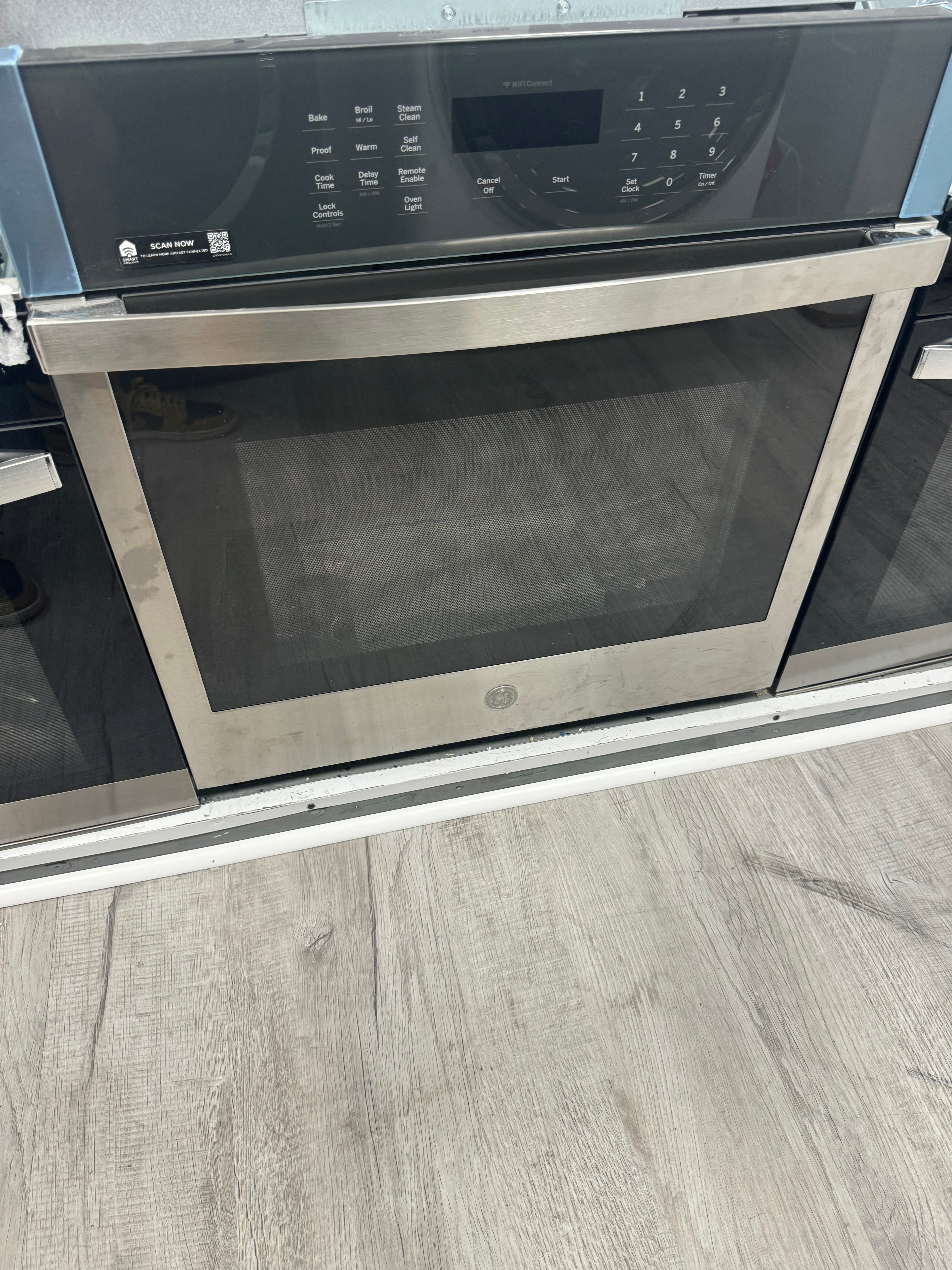 GE® 27" Smart Built-In Single Wall Oven
