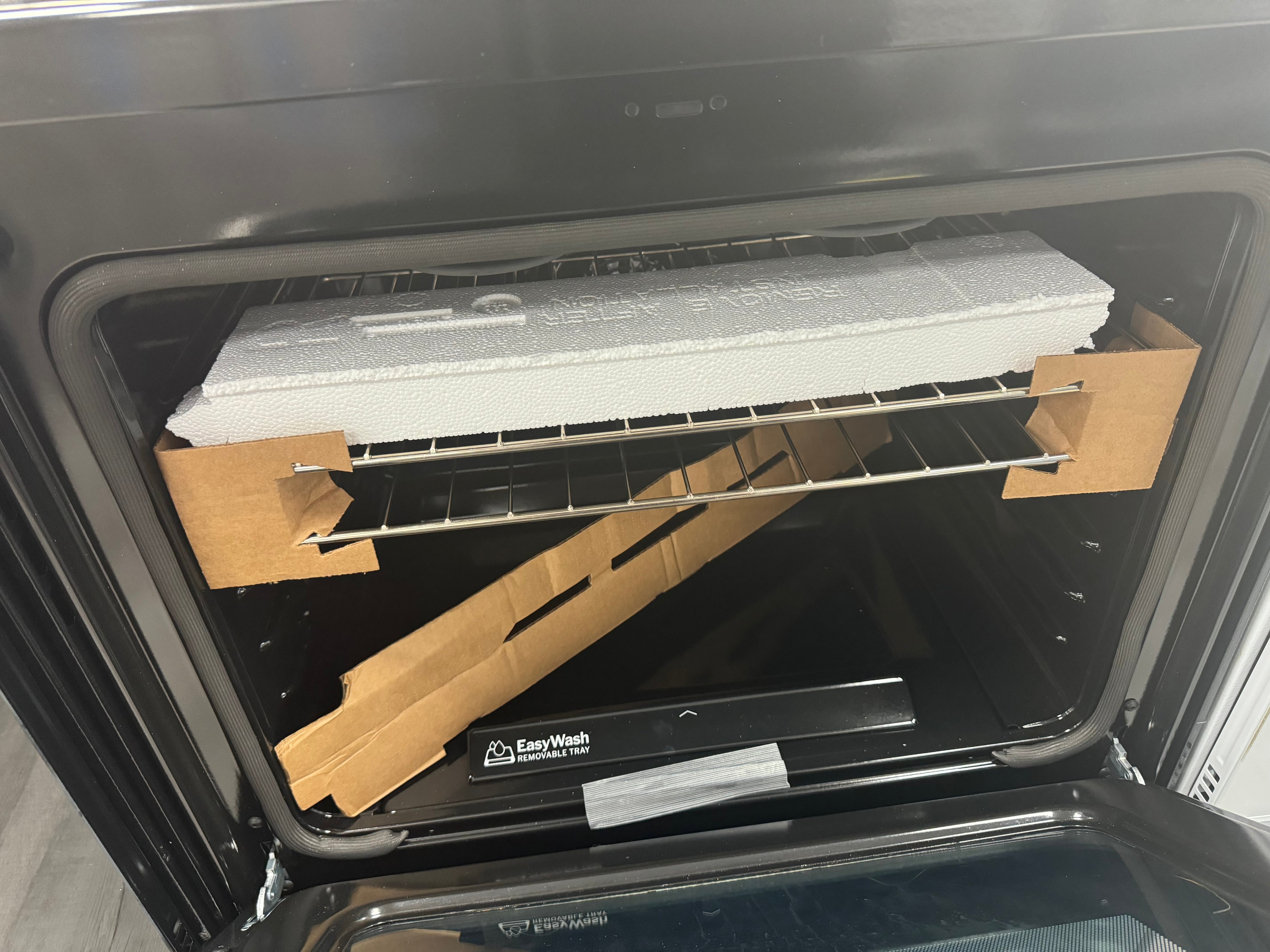 GE® 30" Free-Standing Electric Convection Range with No Preheat Air Fry and EasyWash™ Oven Tray