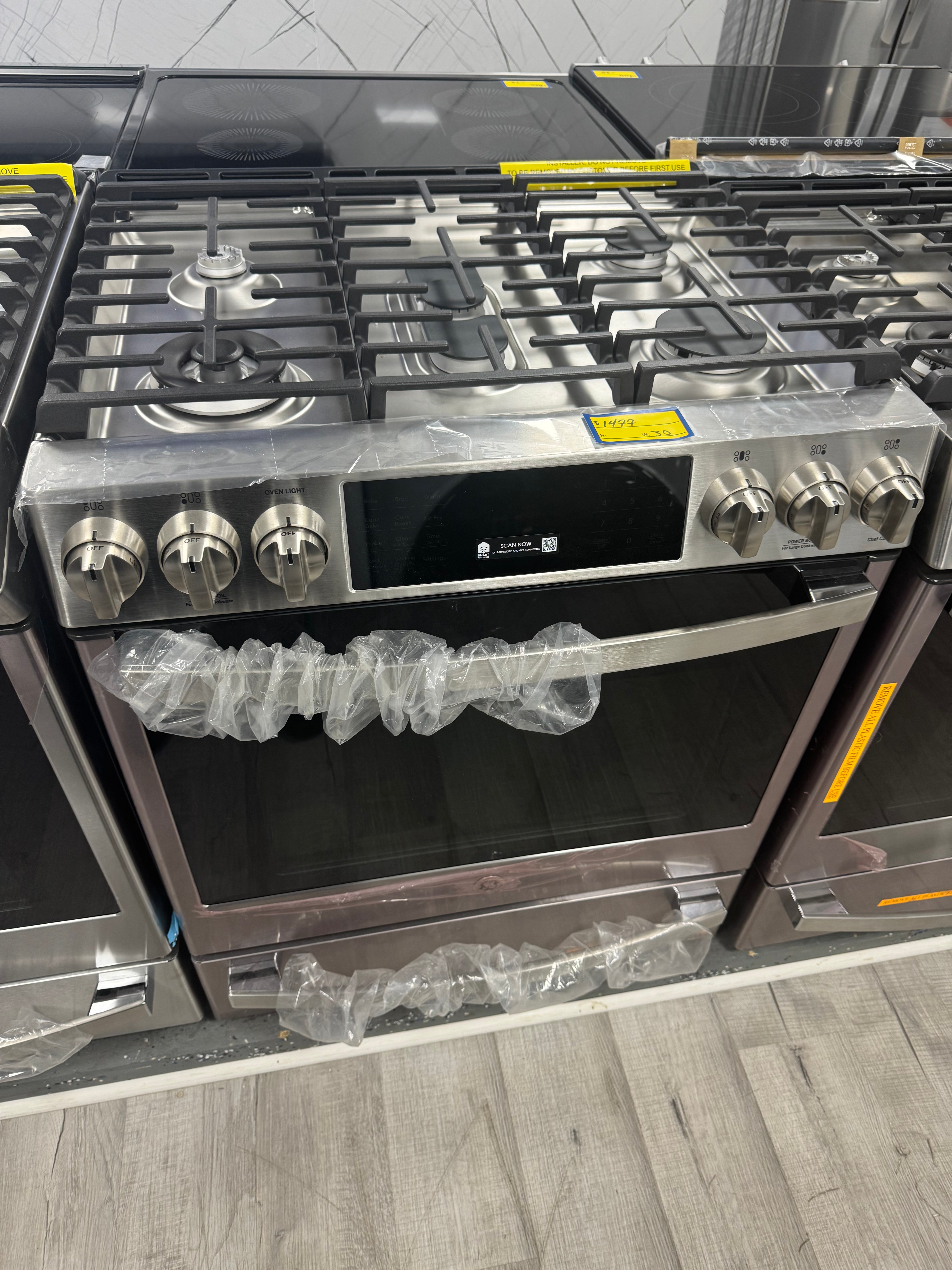 GE PROFILE™ 30" SMART SLIDE-IN FRONT-CONTROL GAS FINGERPRINT RESISTANT RANGE WITH NO PREHEAT AIR FRY