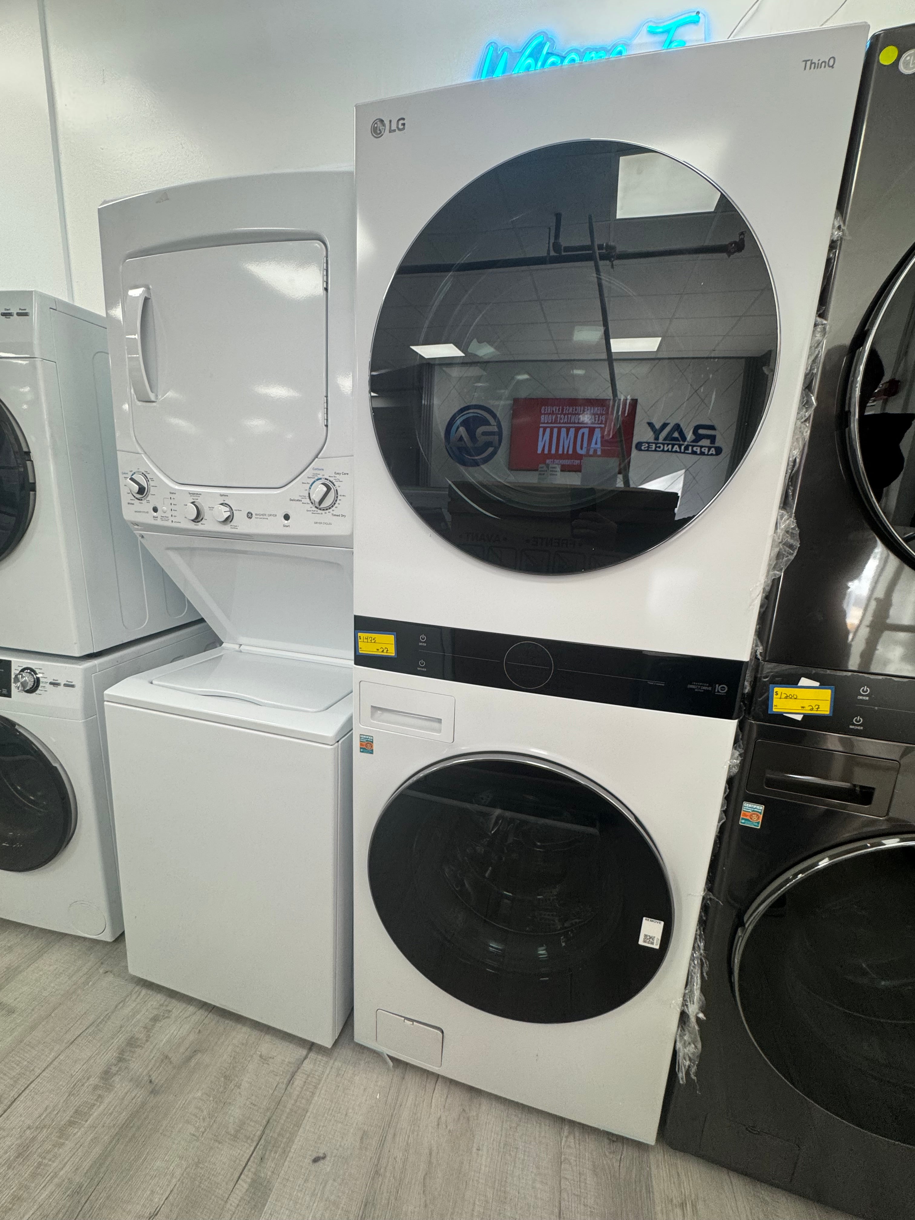 LG
WashTower Stacked SMART Laundry Center 4.5 Cu.Ft. Front Load Washer & 7.4 Cu.Ft. Electric Dryer in White w/ Steam