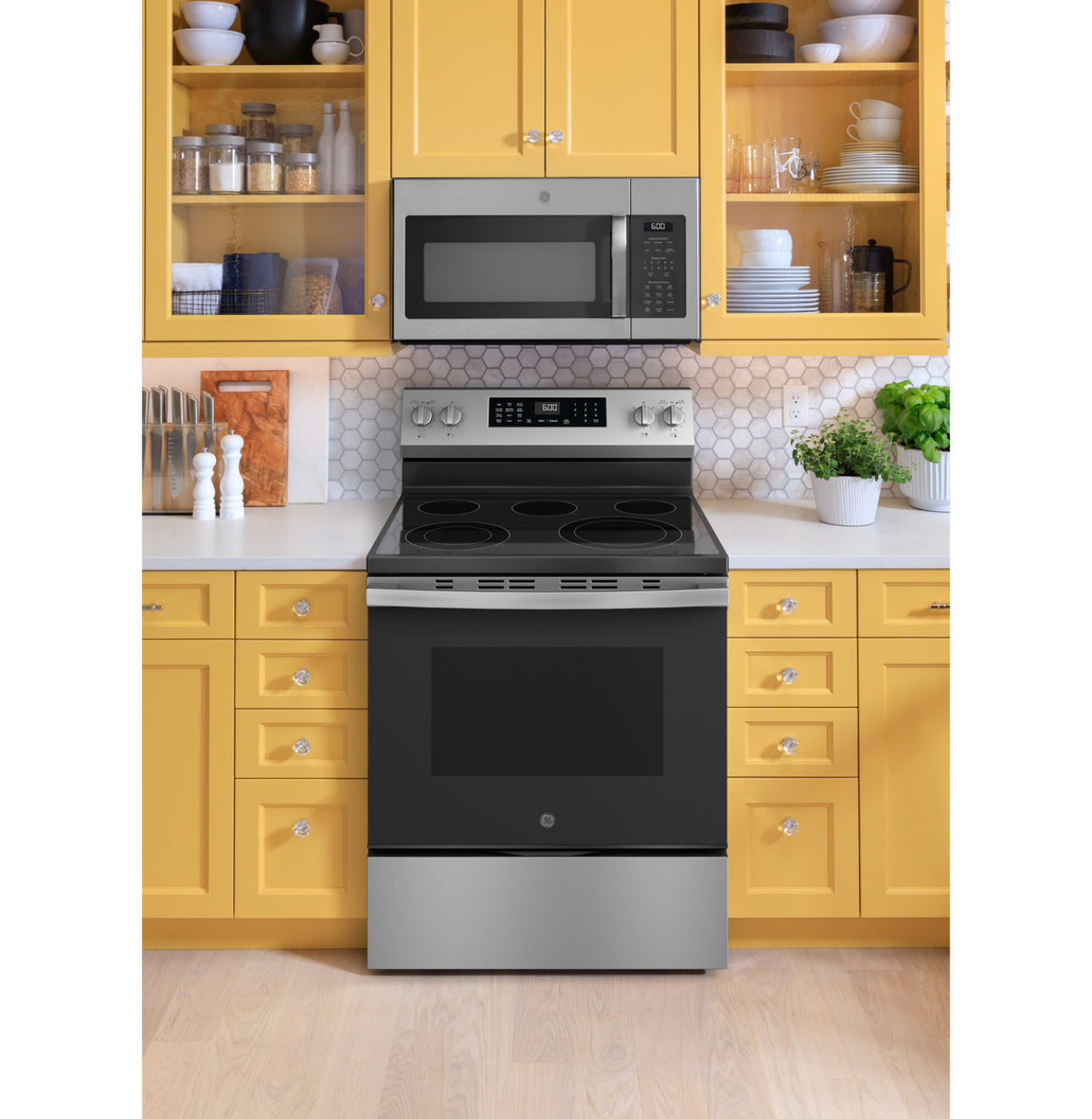 GE® 30" Free-Standing Electric Convection Range with No Preheat Air Fry and EasyWash™ Oven Tray